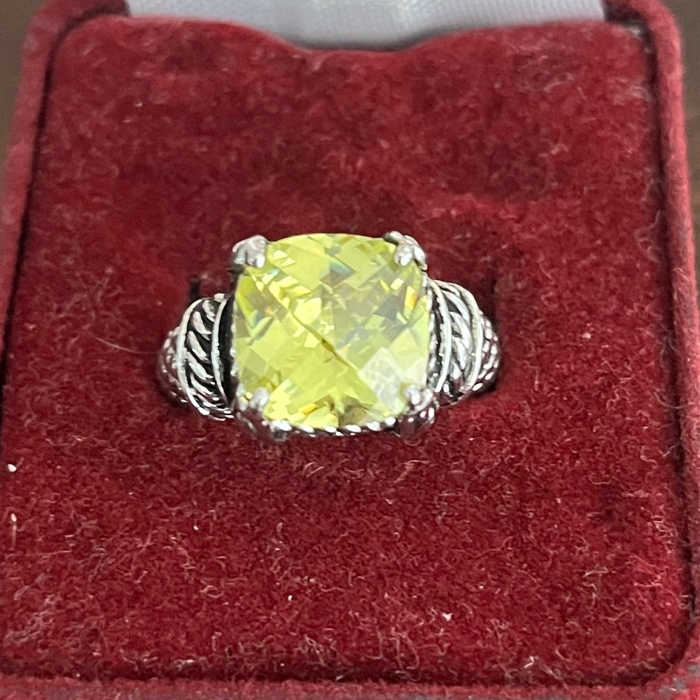 Silver and green stone ring